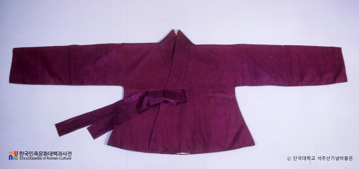 Quilted jacket, nineteenth century. Seok Juseon Memorial Museum, Dankook University; photograph via the Encyclopedia of Korean Culture.