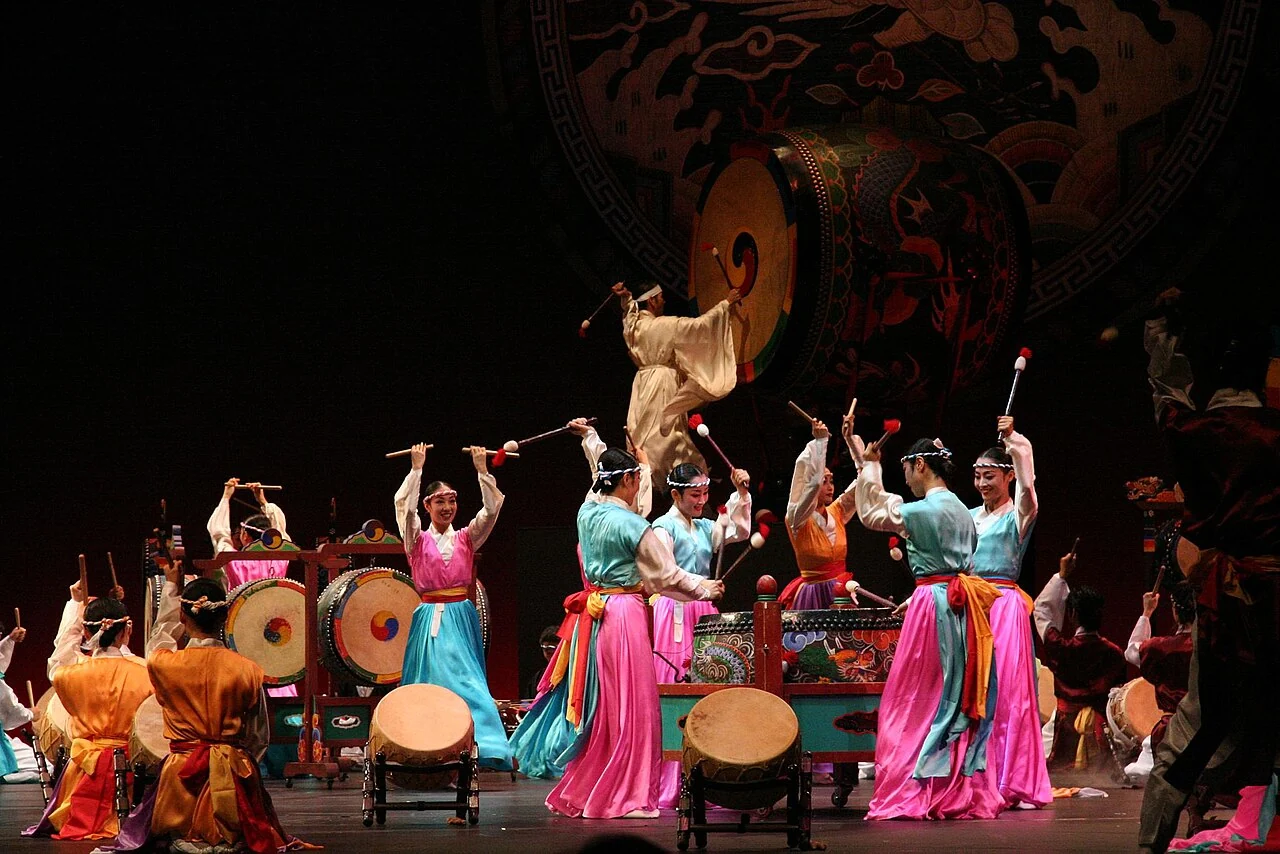Grand Drum Ensemble, National Dance Company of Korea. Sejong Center, Seoul, 22 August 2006.