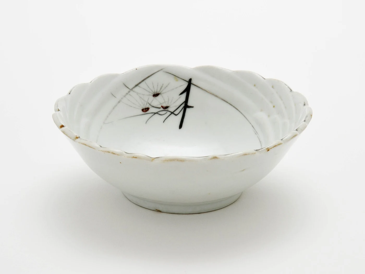 Empty patterned bowl for side dishes