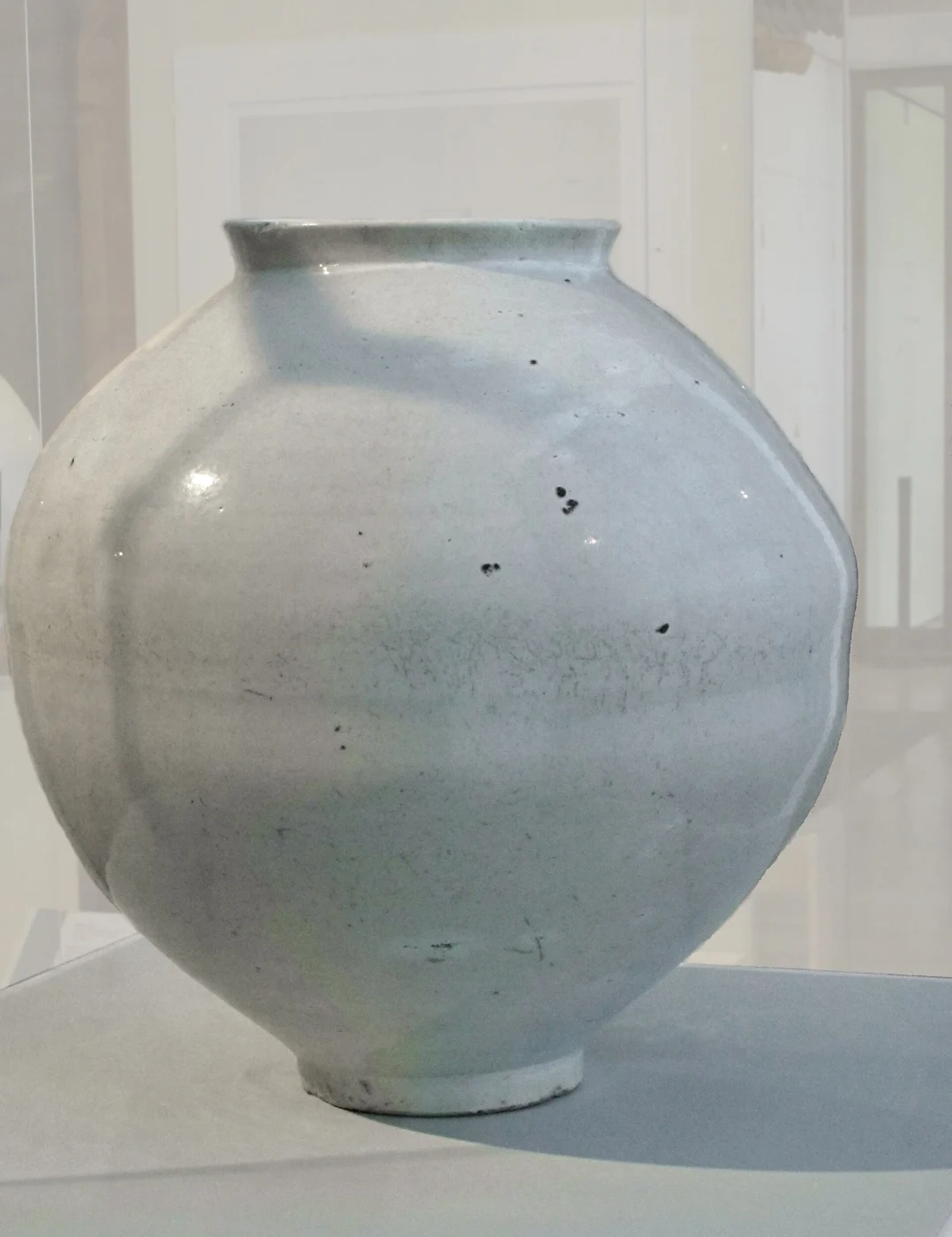 An eighteenth-century moon jar at the British Museum. Photograph: Ismoon.